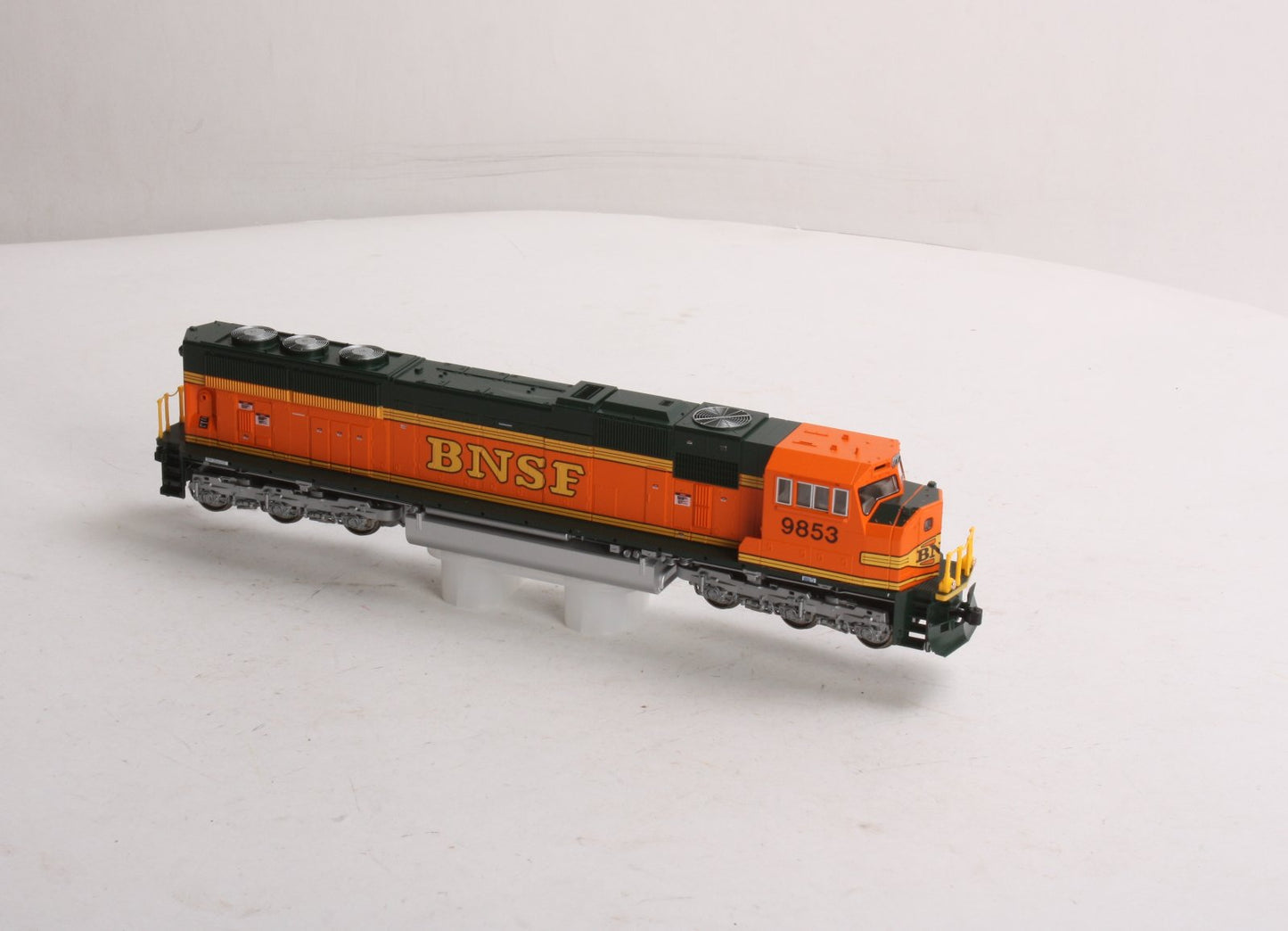 Kato 37-6404 HO BNSF Heritage ll EMD SD70MAC Diesel Locomotive #9853 LN/Box