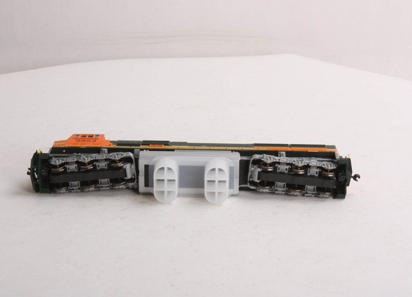 Kato 37-6404 HO BNSF Heritage ll EMD SD70MAC Diesel Locomotive #9853 LN/Box