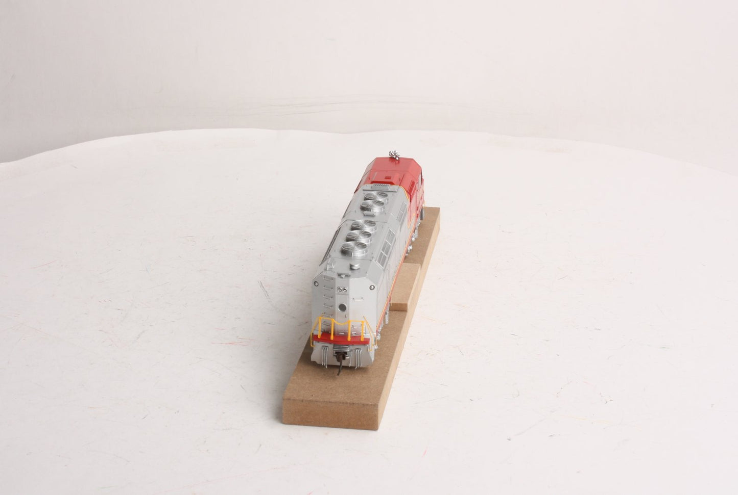 Athearn G67611 HO Scale Santa Fe FP45 Powered Diesel Locomotive w/ Sound #107 LN/Box