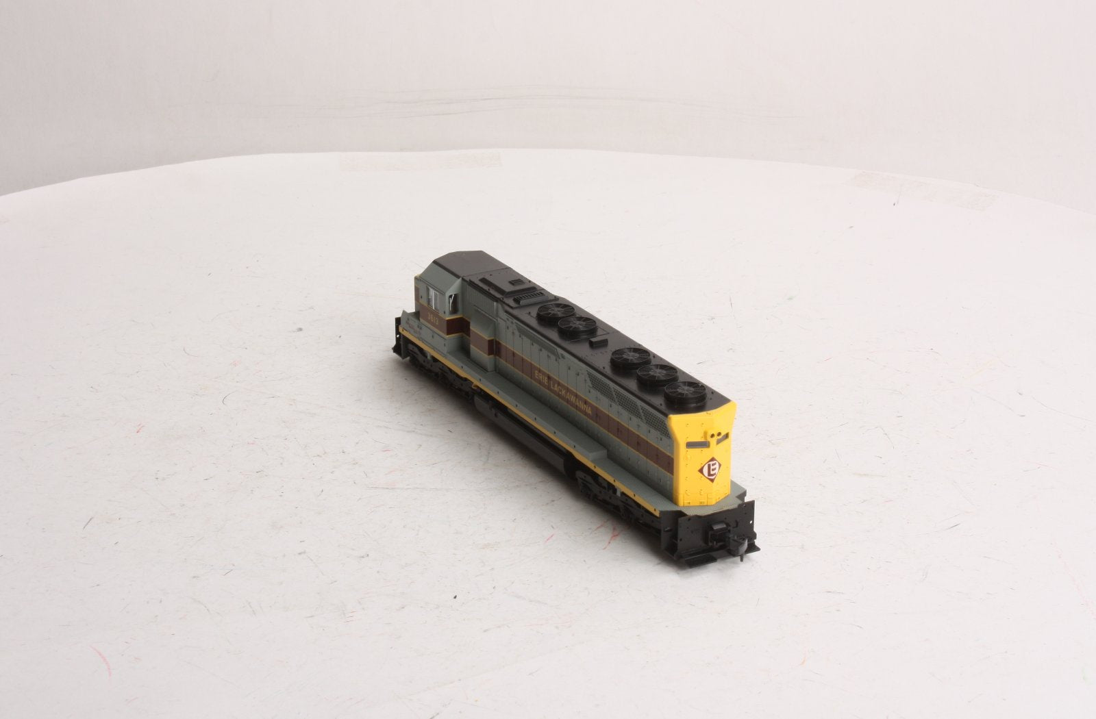 Kato 37-1704 HO Erie Lackawanna EMD SD45 Diesel Locomotive #3613 LN/Box