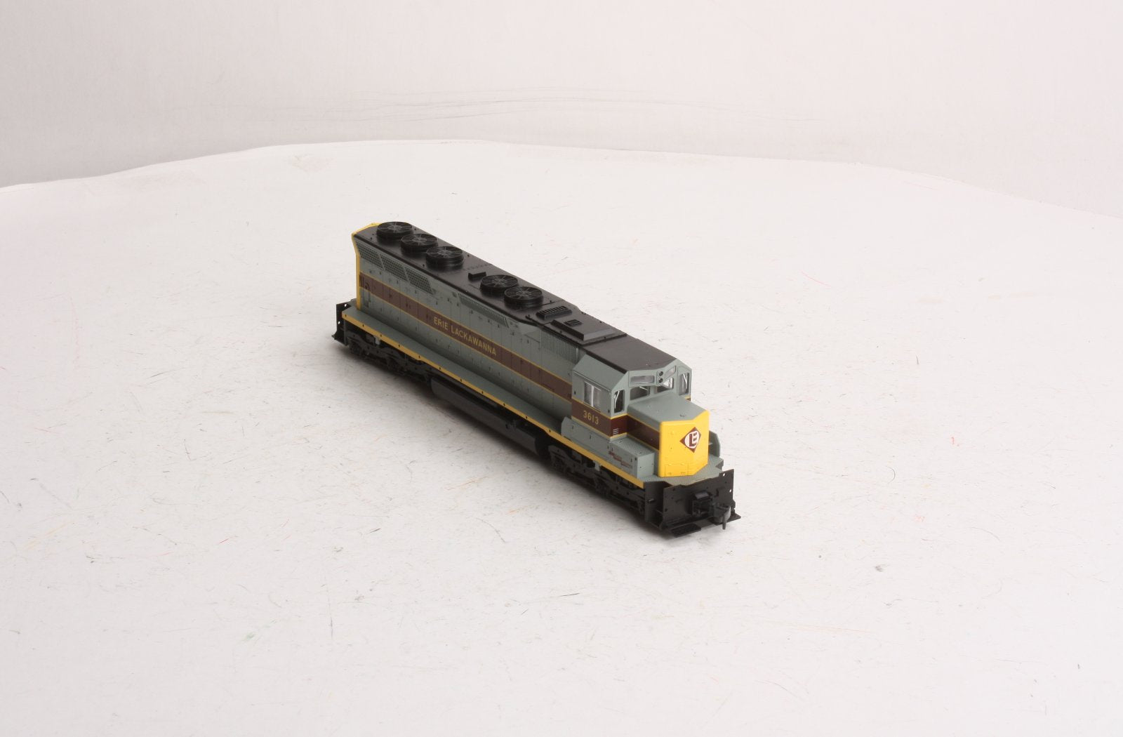 Kato 37-1704 HO Erie Lackawanna EMD SD45 Diesel Locomotive #3613 LN/Box