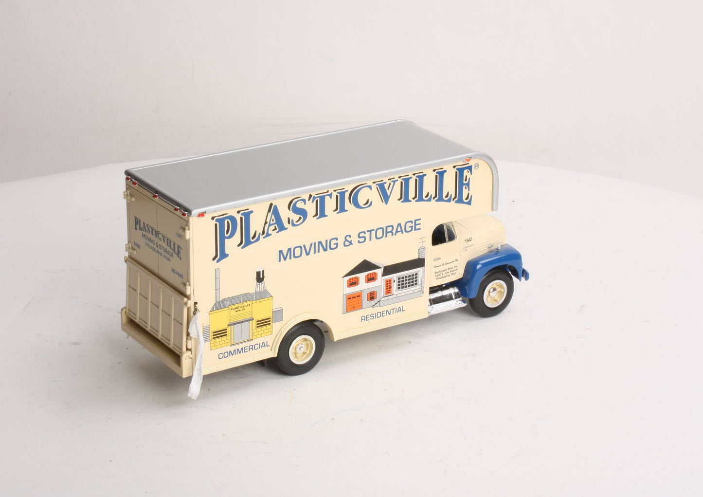 First Gear 19-1671 1:34 1957 International R-200 Moving Van MT/Box