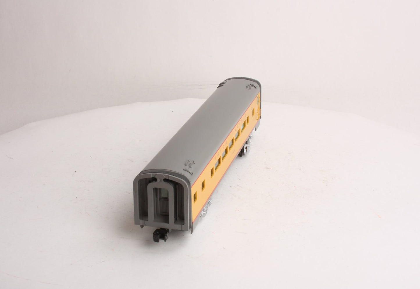 Lionel 6-15371 O Gauge Union Pacific "Chatham" Coach EX