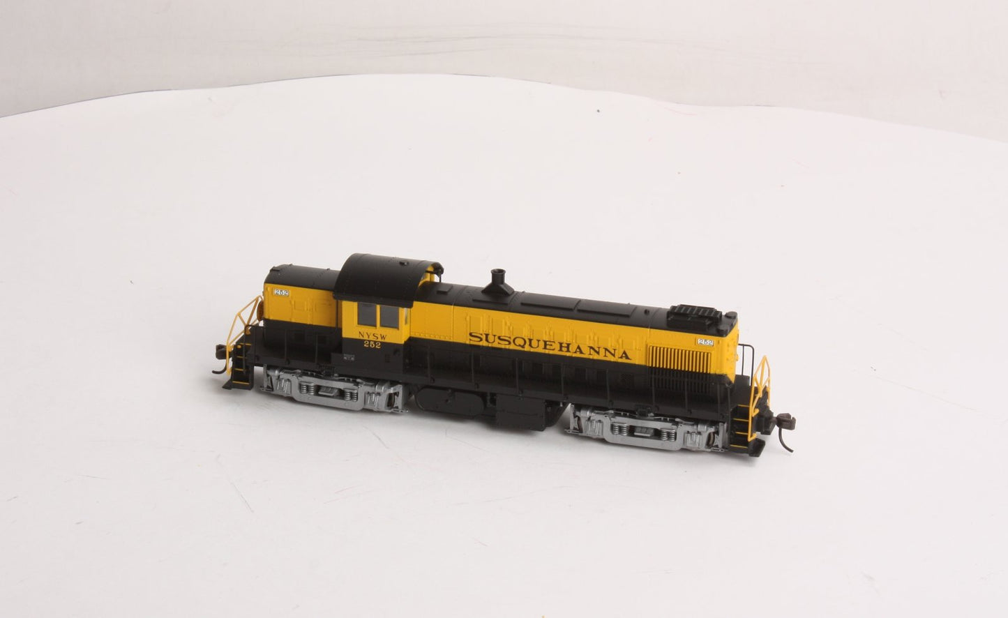 Atlas 8869 HO Scale Susquehanna Alco RS-1 Diesel Locomotive #252 LN/Box