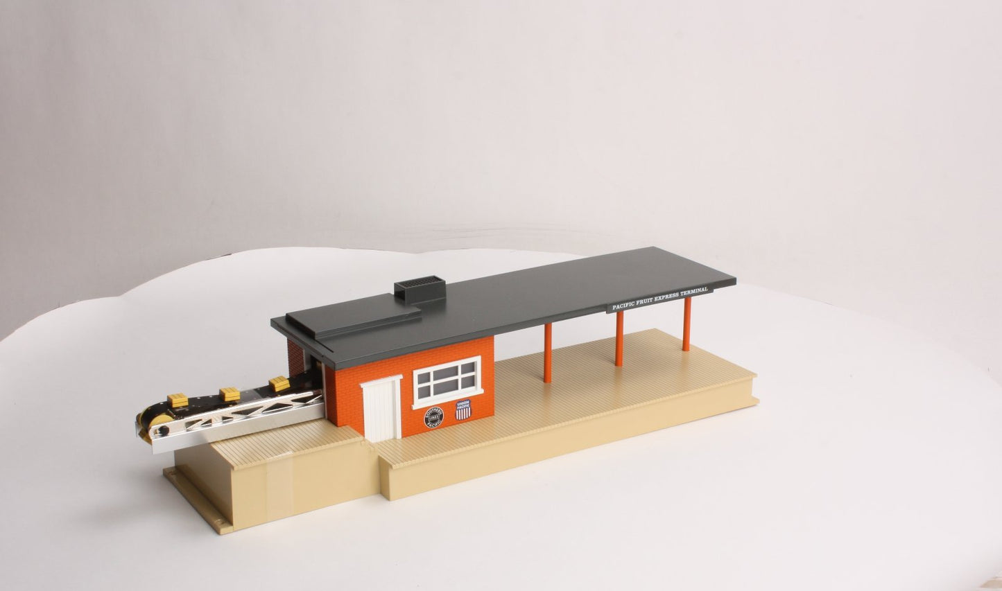 Lionel 6-37975 O Operating Southern Pacific Freight Terminal