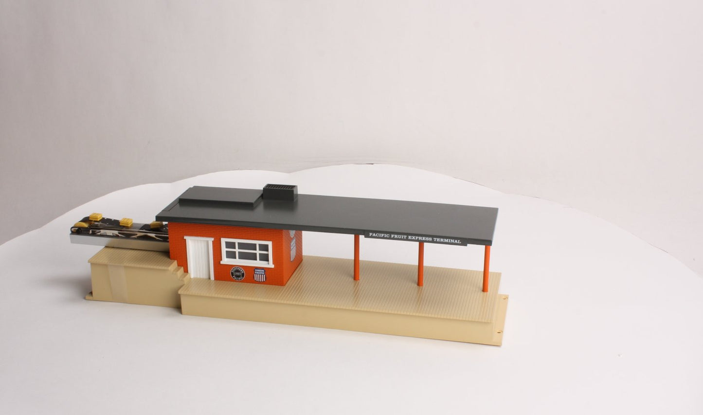 Lionel 6-37975 O Operating Southern Pacific Freight Terminal