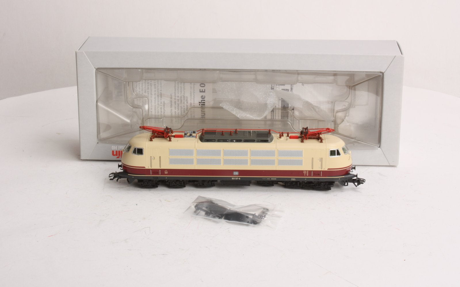 Marklin 39579 HO Deutsche Bahn Electric Locomotive BR 103 137-6 -Digital LN/Box