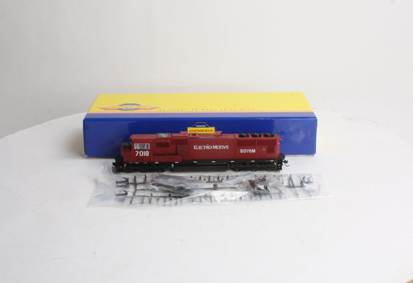 Athearn G6120 HO Scale EMD Lease SD70M Diesel Locomotive #7018 LN/Box
