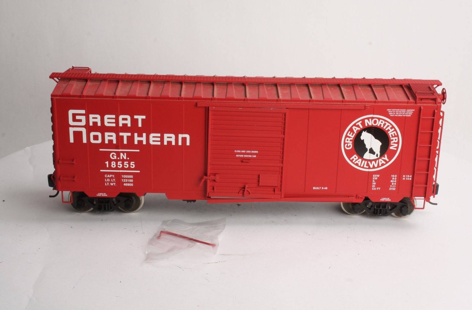 USA Trains R19205C G Great Northern 40' Boxcar #18555 - Metal Wheels LN/Box