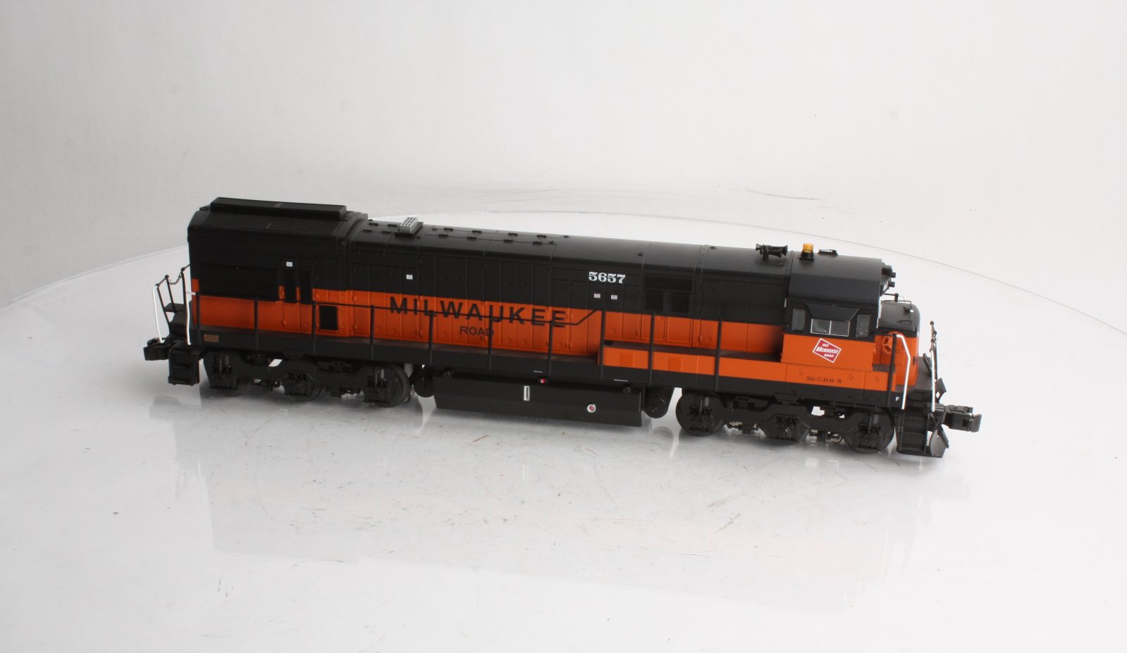 Lionel 6-28265 O Milwaukee Road U30C Legacy Diesel Locomotive w/RS 5.0 #5657 EX/Box