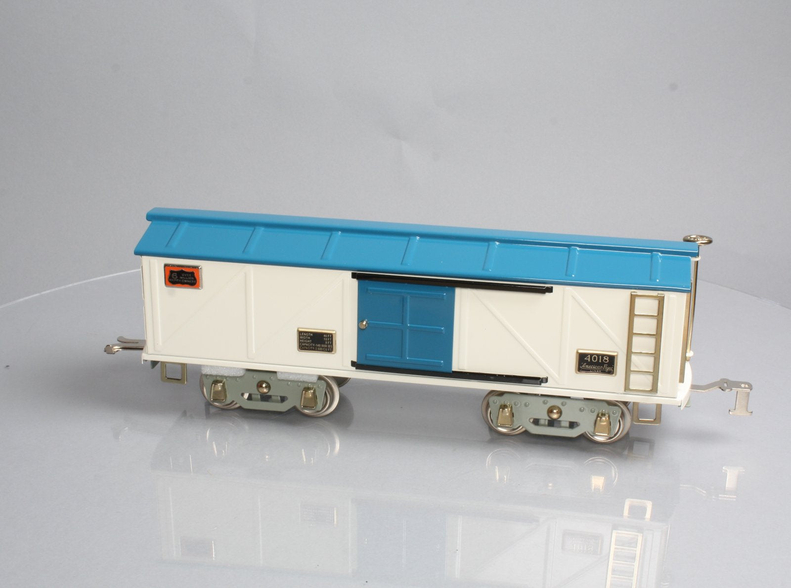 MTH 11-30088 White & Blue 4018 Automobile Boxcar MT/Box