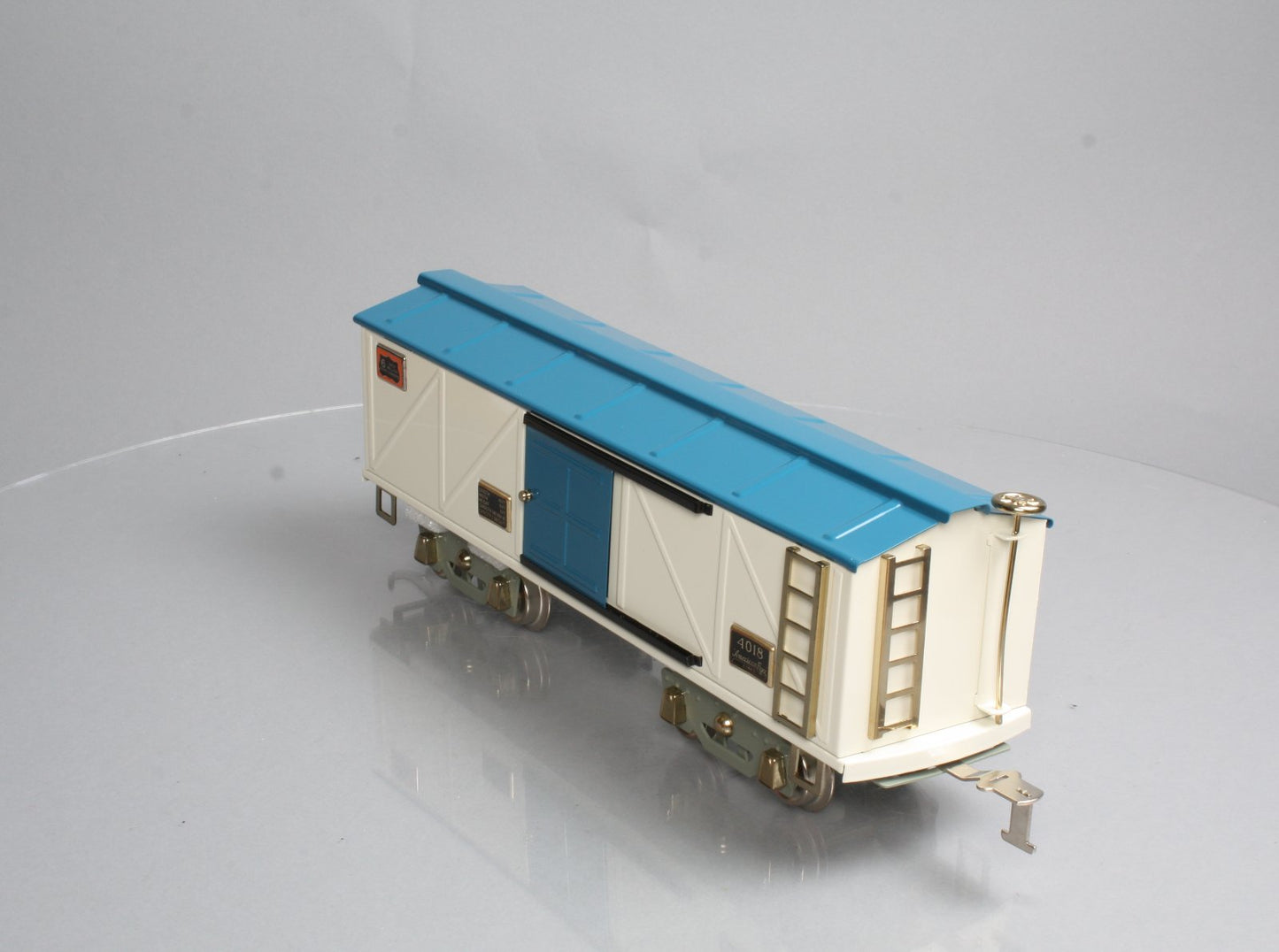 MTH 11-30088 White & Blue 4018 Automobile Boxcar MT/Box