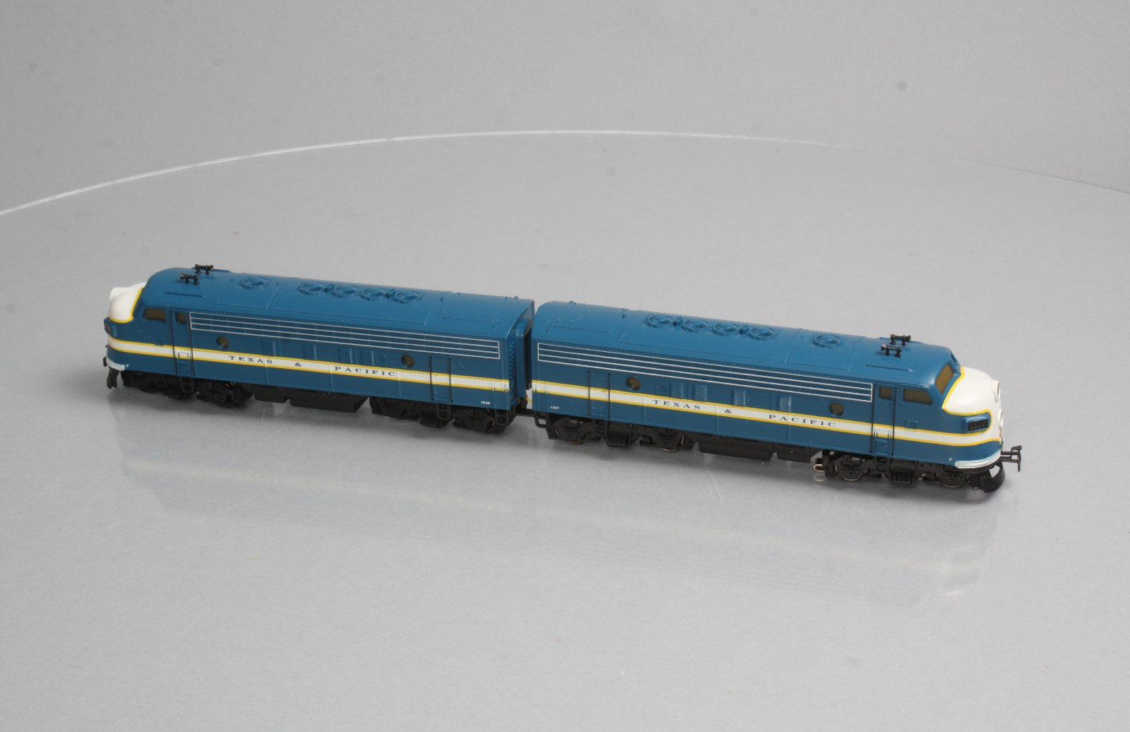Marklin 3481 HO Scale Texas & Pacific GM EMD F-7 AA Diesel Set EX/Box