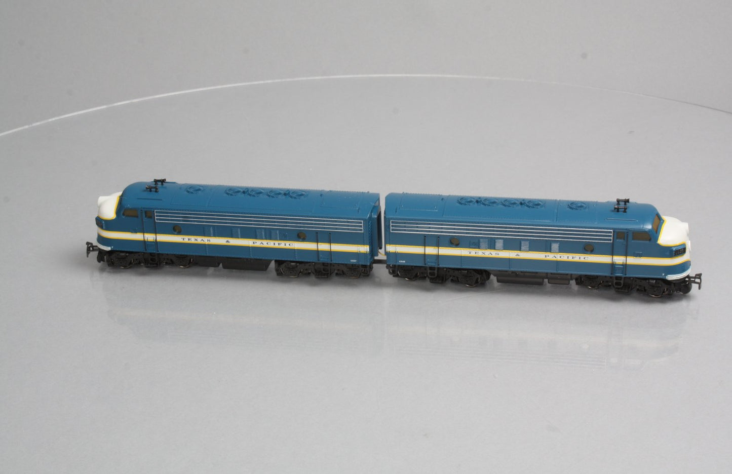 Marklin 3481 HO Scale Texas & Pacific GM EMD F-7 AA Diesel Set EX/Box
