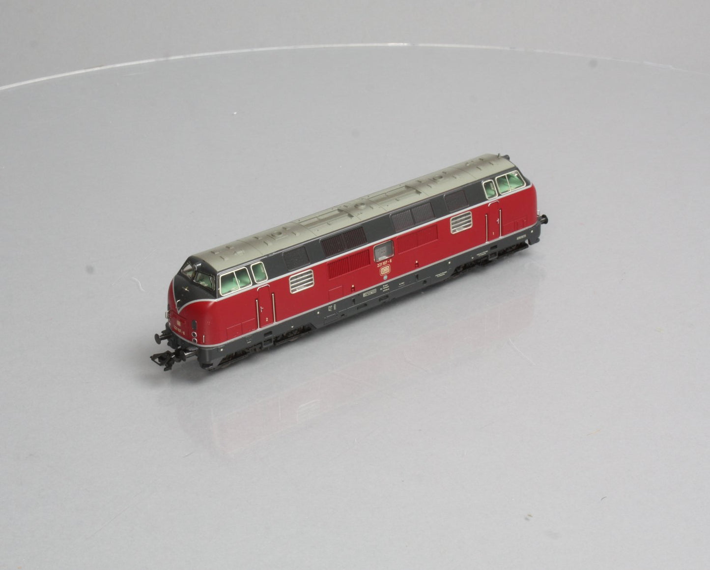 Marklin 3582 HO Scale Deutsche Bundesbahn (DB) Diesel Locomotive #221 107-6 LN/Box