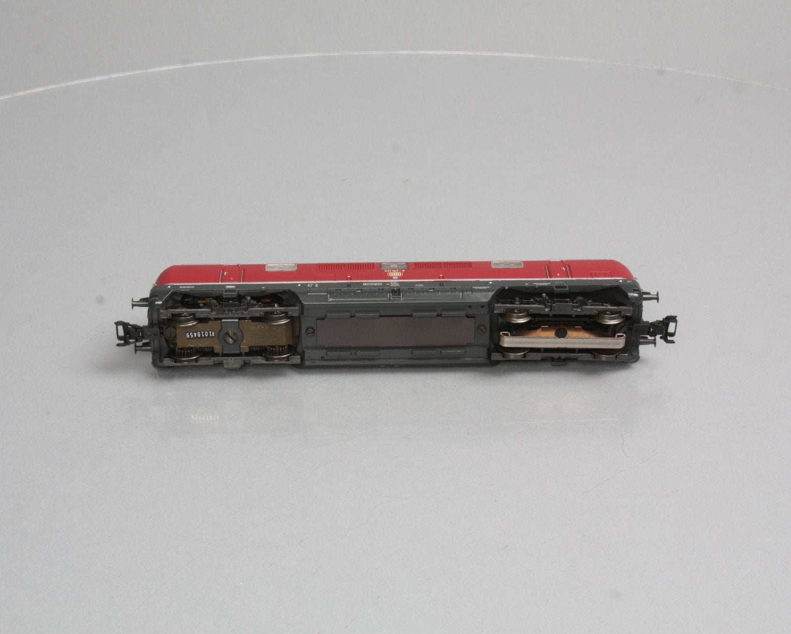 Marklin 3582 HO Scale Deutsche Bundesbahn (DB) Diesel Locomotive #221 107-6 LN/Box
