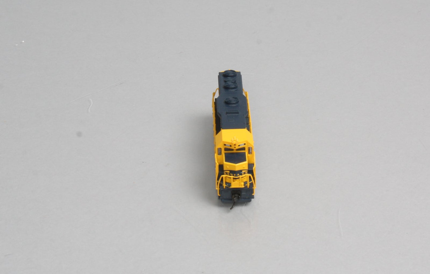 Atlas 46509 N Scale Santa Fe Powered GP-35 Diesel Locomotive #3305 LN/Box