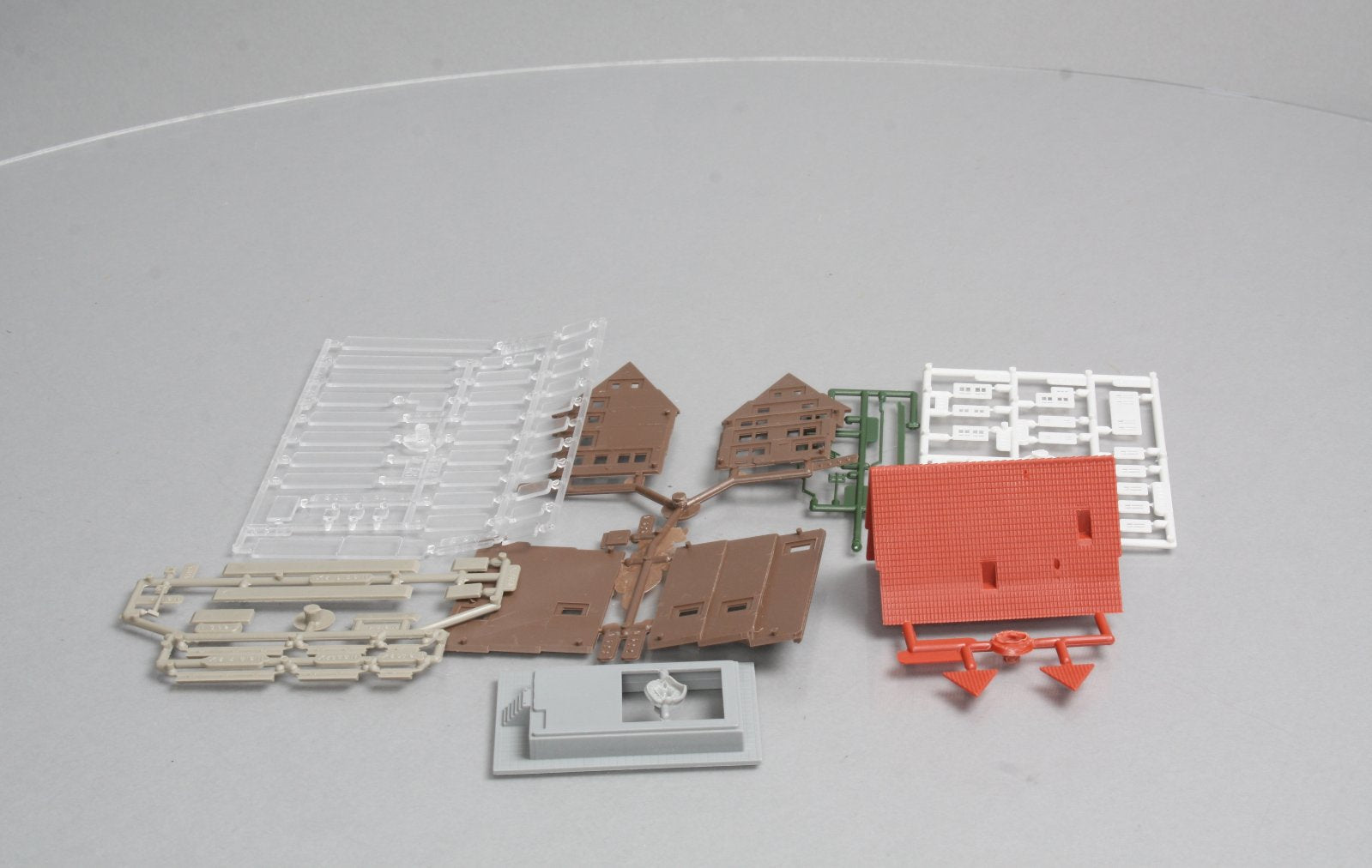 Kibri 6407 Z Scale House On The Square Kit