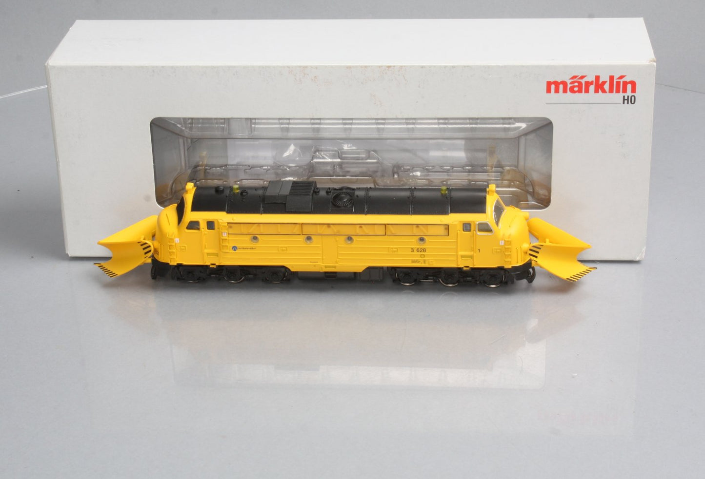 Marklin 37662 HO Scale Type Di3 628 Norweigen Diesel Snowplow LN/Box