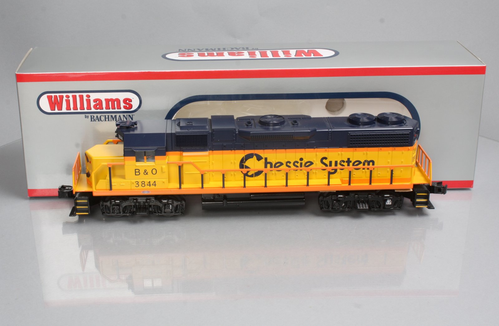 Williams 21205 O Chessie GP38 Powered Diesel Locomotive