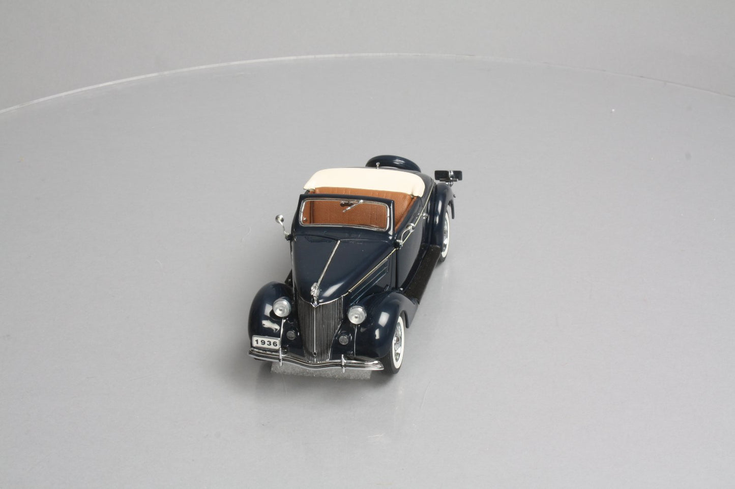 Danbury Mint 1:24 Scale Black W/Brown Interior '36 Ford Deluxe Cabriolet Diecast