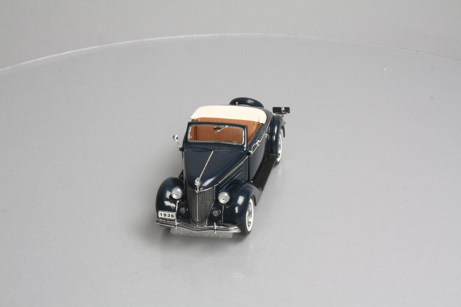 Danbury Mint 1:24 Scale Black W/Brown Interior '36 Ford Deluxe Cabriolet Diecast