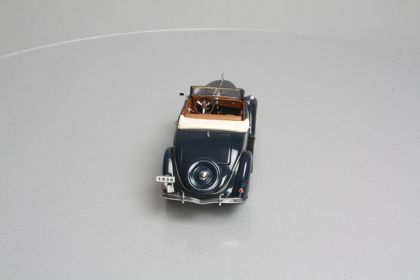 Danbury Mint 1:24 Scale Black W/Brown Interior '36 Ford Deluxe Cabriolet Diecast