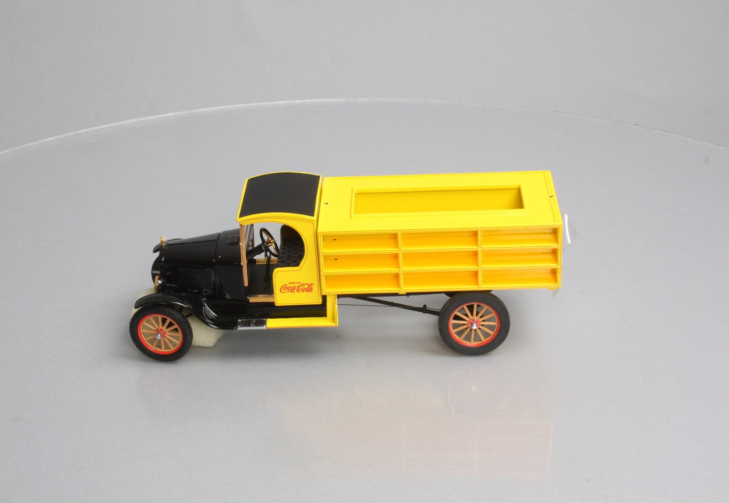 Danbury Mint 127-001 1:24 1931 Coca-Cola Delivery Truck  EX/Box