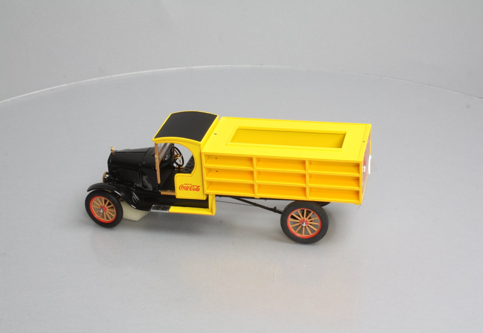 Danbury Mint 127-001 1:24 1931 Coca-Cola Delivery Truck  EX/Box