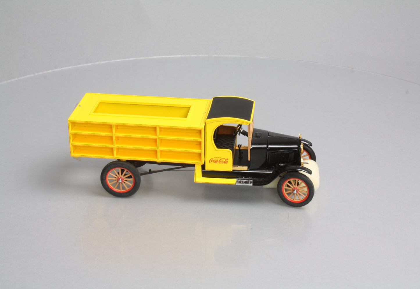 Danbury Mint 127-001 1:24 1931 Coca-Cola Delivery Truck  EX/Box