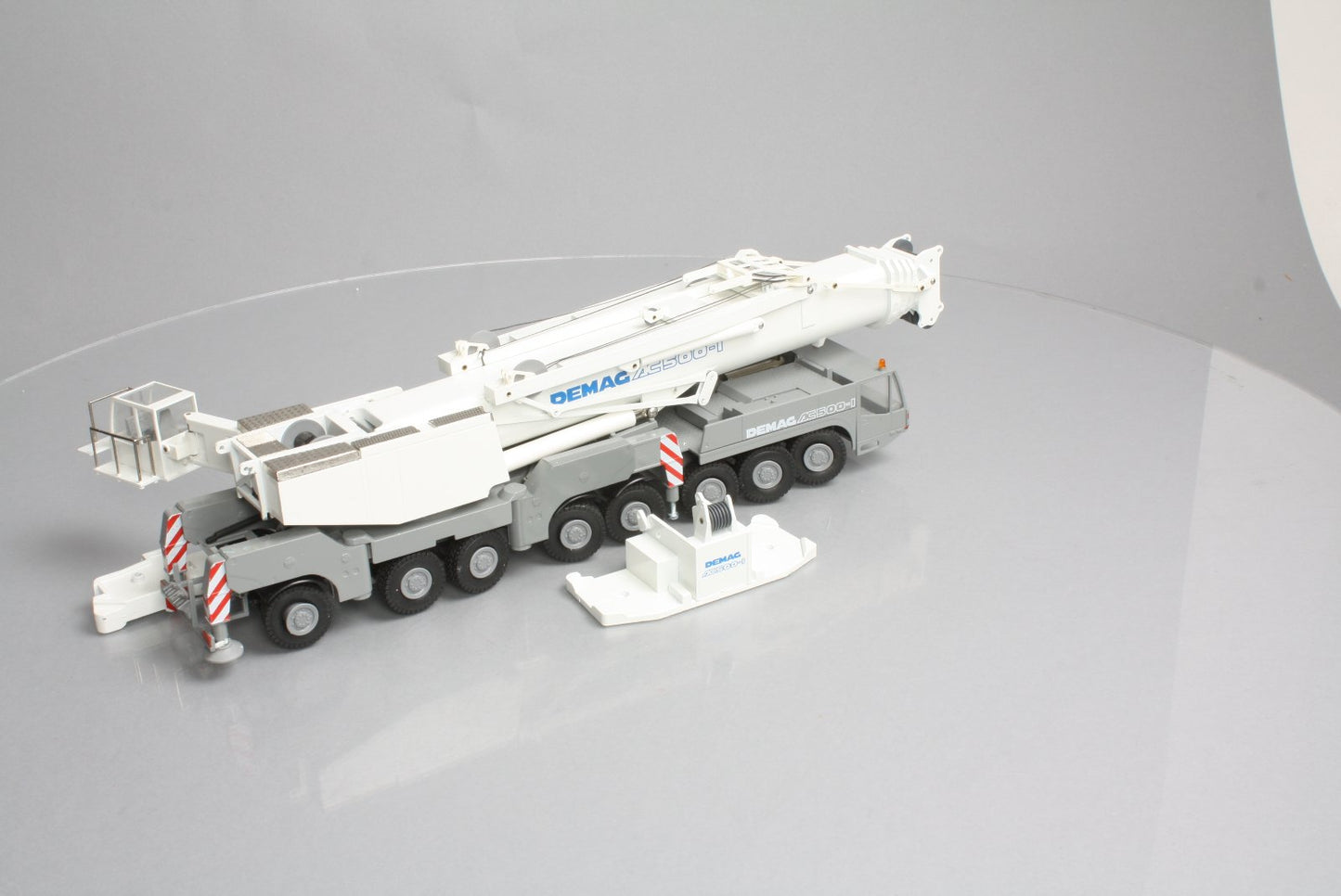 Conrad 2095 1:50 DEMAG AC 500-1 Mobile Telscoping Boom Crane LN/Box