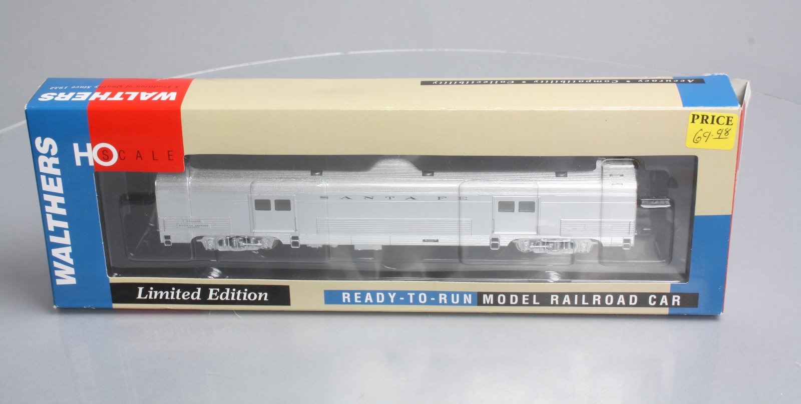 Walthers 932-9740 HO Scale Santa Fe El Capitan 73' Budd Baggage Car EX/Box