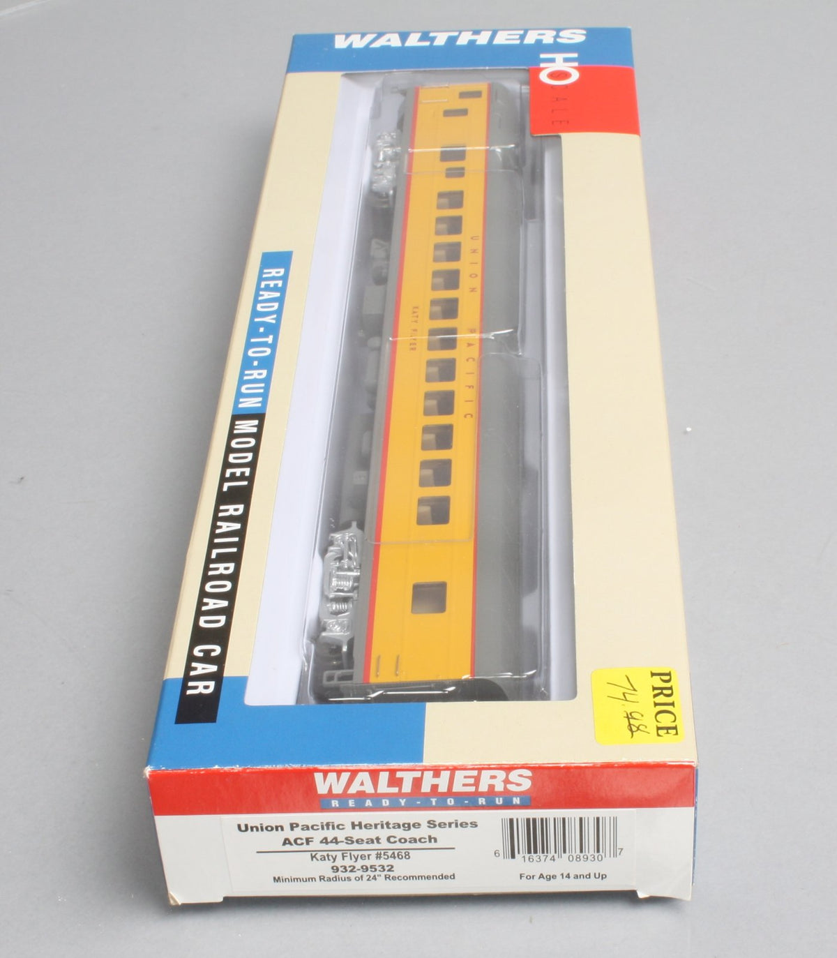 Walthers 932-9532 HO Scale Union Pacific ACF 44-Seat Coach
