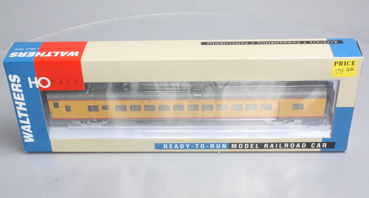 Walthers 932-9532 HO Scale Union Pacific ACF 44-Seat Coach