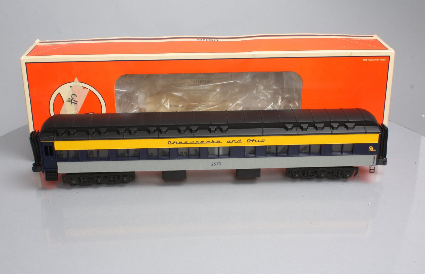 Lionel 6-19090 O Gauge Chesapeake & Ohio Heavyweight Diner Car LN/Box