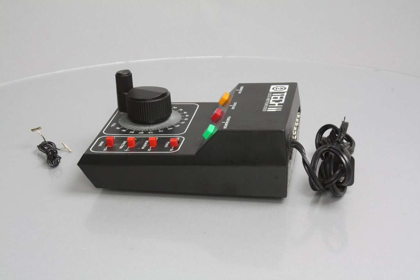 MRC 2500 HO Scale Loco-Motion Tech II Model Train Control LN/Box