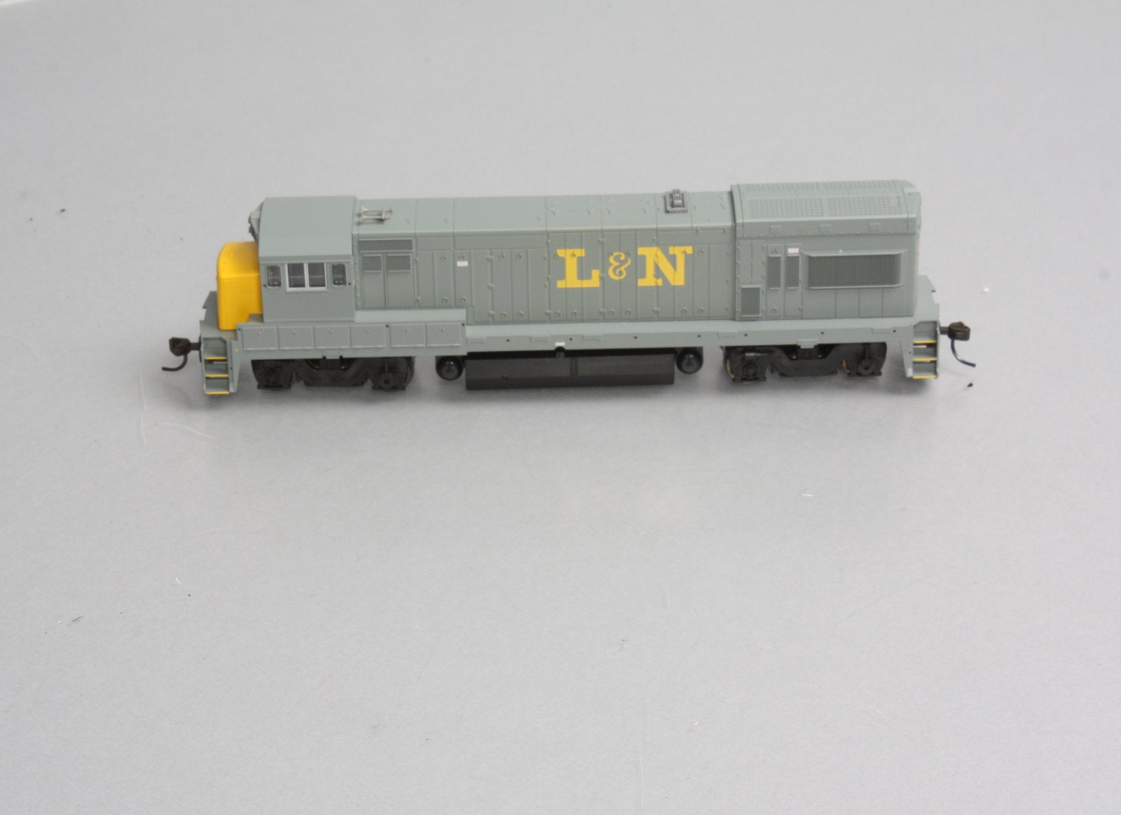 Atlas 8672 HO Scale Louisville & Nashville GE U23B Diesel Locomotive LN/Box