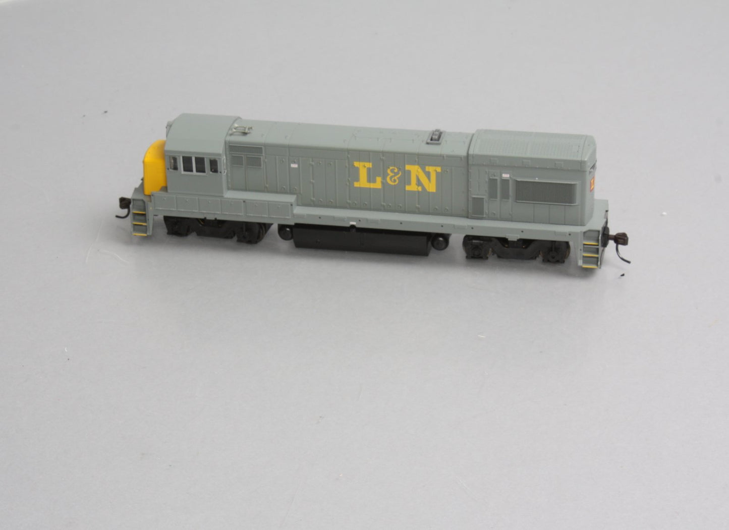 Atlas 8672 HO Scale Louisville & Nashville GE U23B Diesel Locomotive LN/Box