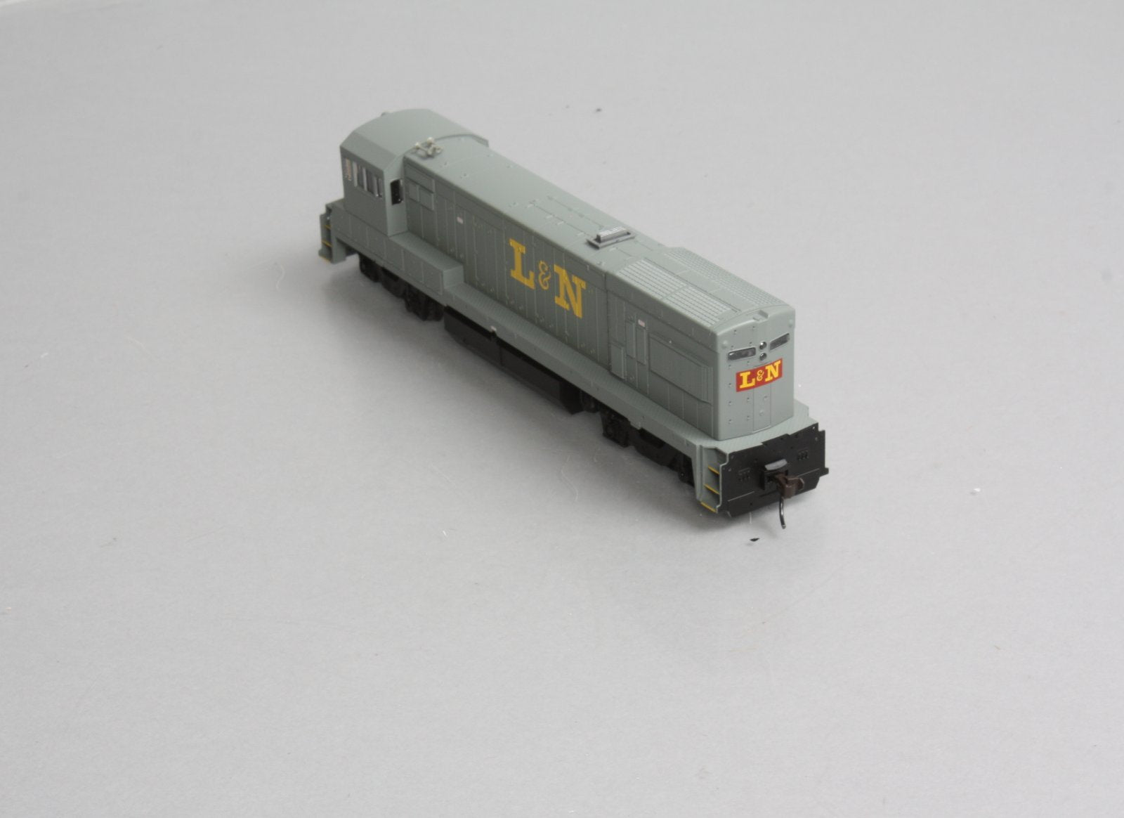 Atlas 8672 HO Scale Louisville & Nashville GE U23B Diesel Locomotive LN/Box