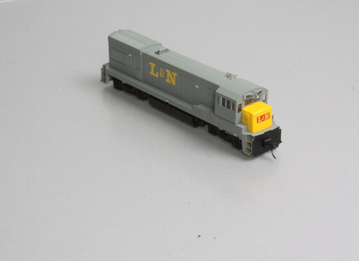 Atlas 8672 HO Scale Louisville & Nashville GE U23B Diesel Locomotive LN/Box