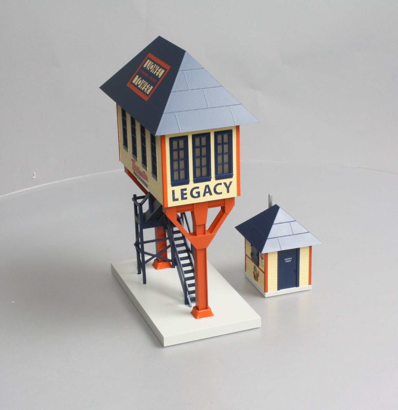 Lionel 6-52527 LCCA 2009 Railroad Yard Tower and Yard Shanty Building Set NIB
