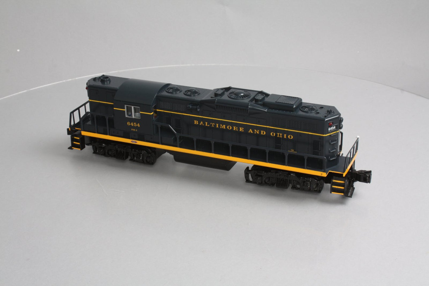 Williams 21452 O Gauge Baltimore & Ohio Powered GP-9 Diesel Locomotive #6454