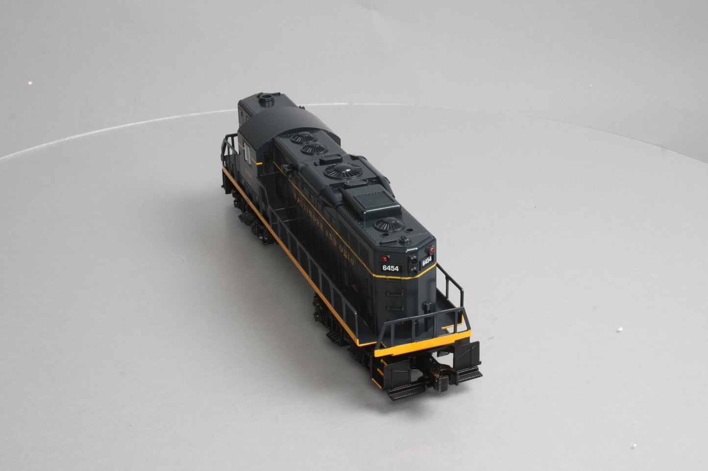 Williams 21452 O Gauge Baltimore & Ohio Powered GP-9 Diesel Locomotive #6454