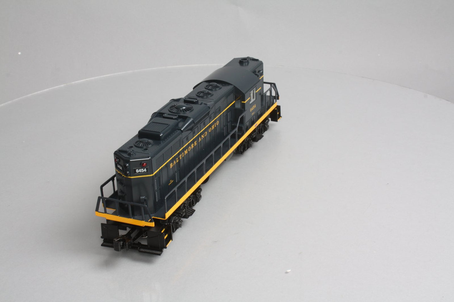 Williams 21452 O Gauge Baltimore & Ohio Powered GP-9 Diesel Locomotive #6454