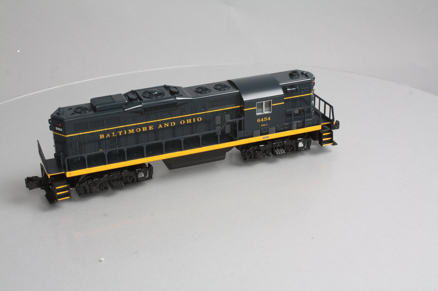Williams 21452 O Gauge Baltimore & Ohio Powered GP-9 Diesel Locomotive #6454