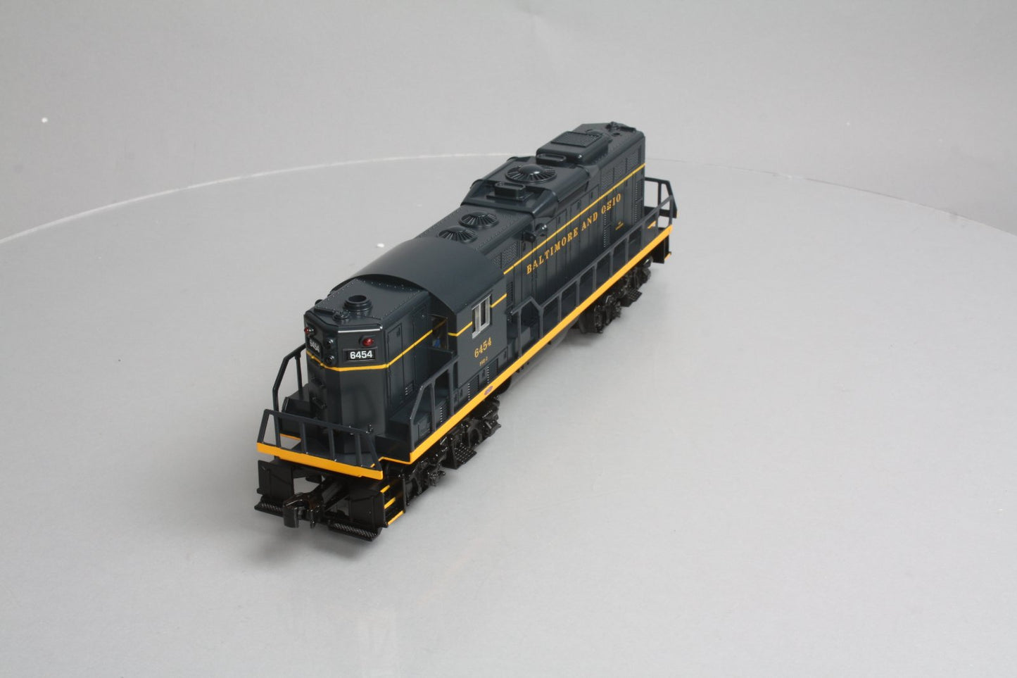 Williams 21452 O Gauge Baltimore & Ohio Powered GP-9 Diesel Locomotive #6454
