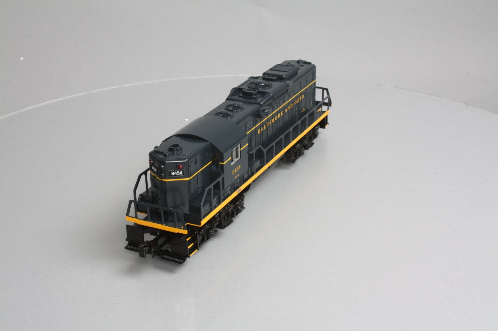 Williams 21452 O Gauge Baltimore & Ohio Powered GP-9 Diesel Locomotive #6454