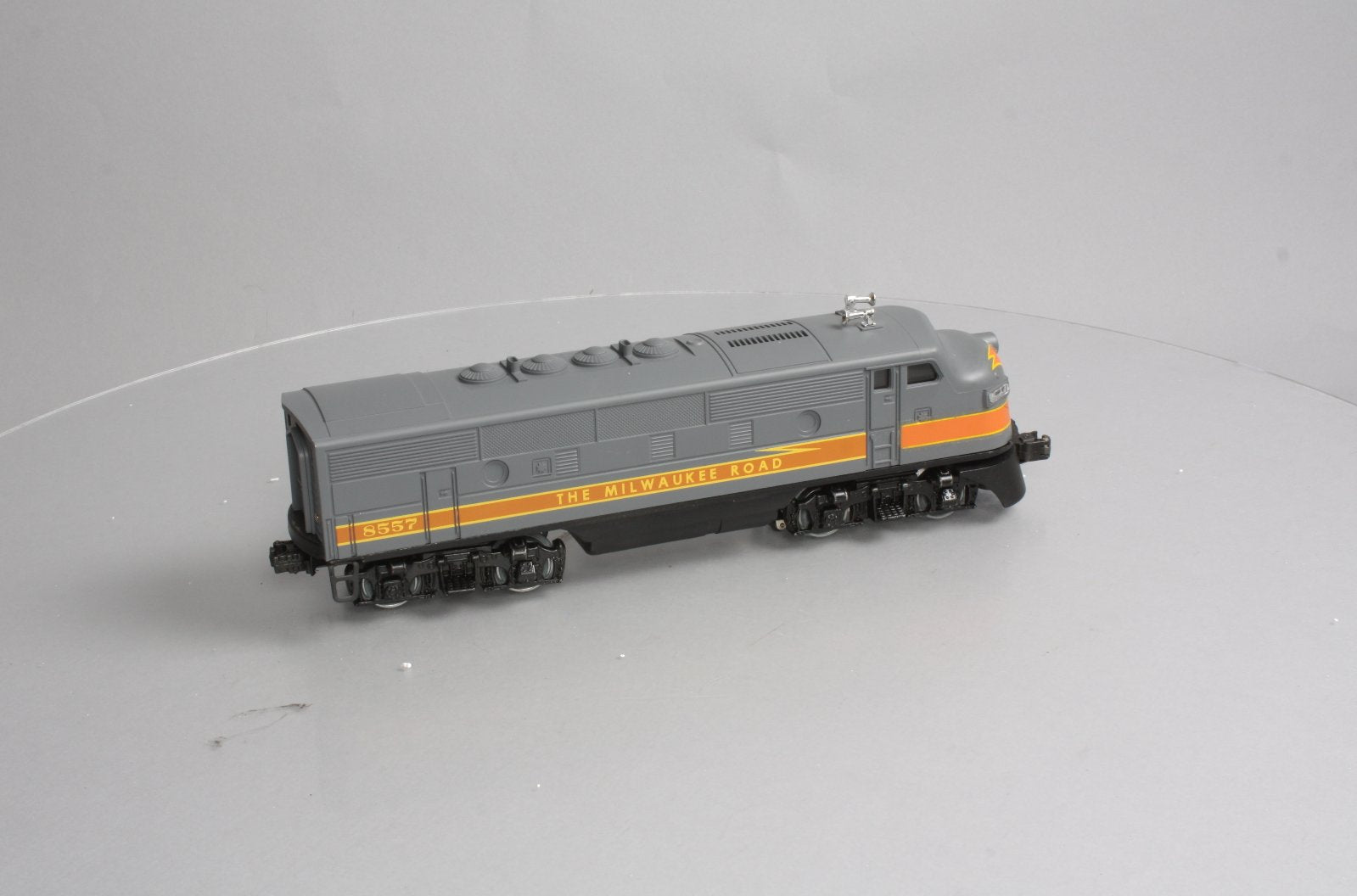 Lionel 6-8557 O Milwaukee Road F3 A Non-Powered Diesel Locomotive #8557 LN/Box
