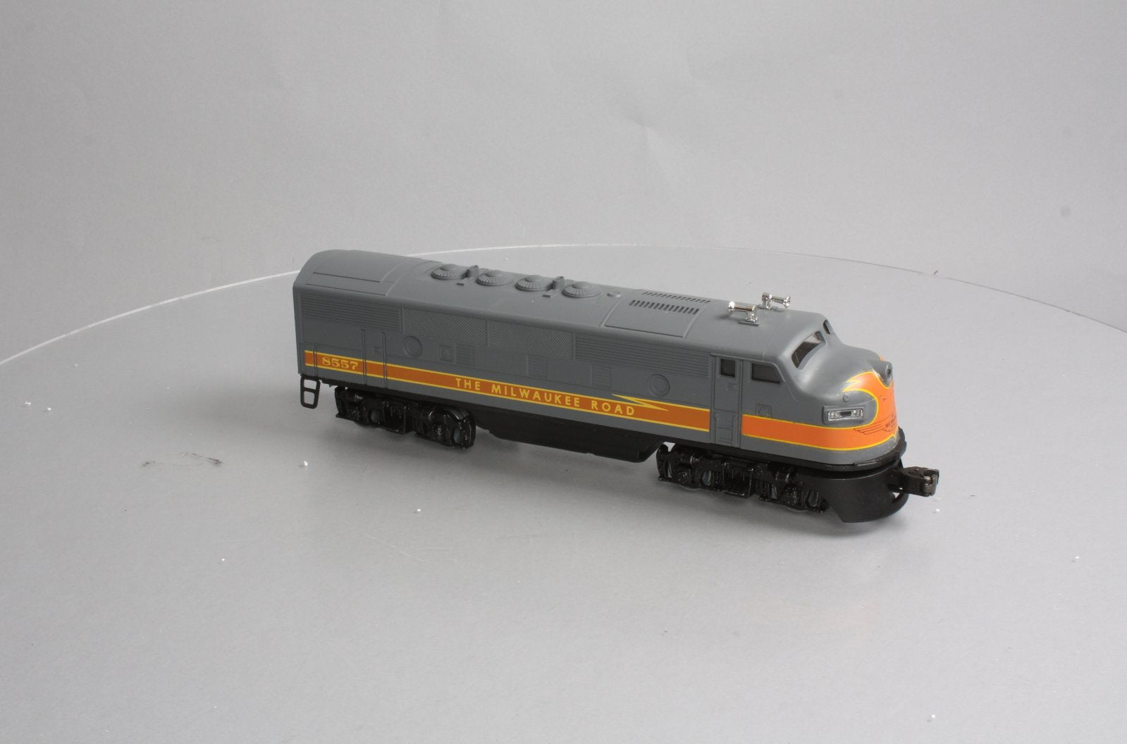 Lionel 6-8557 O Milwaukee Road F3 A Non-Powered Diesel Locomotive #8557 LN/Box