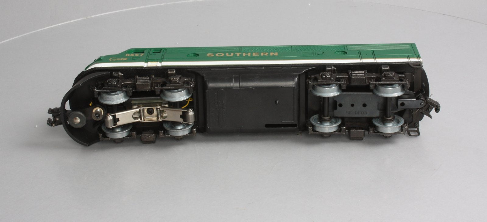 Lionel 6-8567 O Gauge Southern F3 A Non-Powered Diesel Locomotive EX/Box